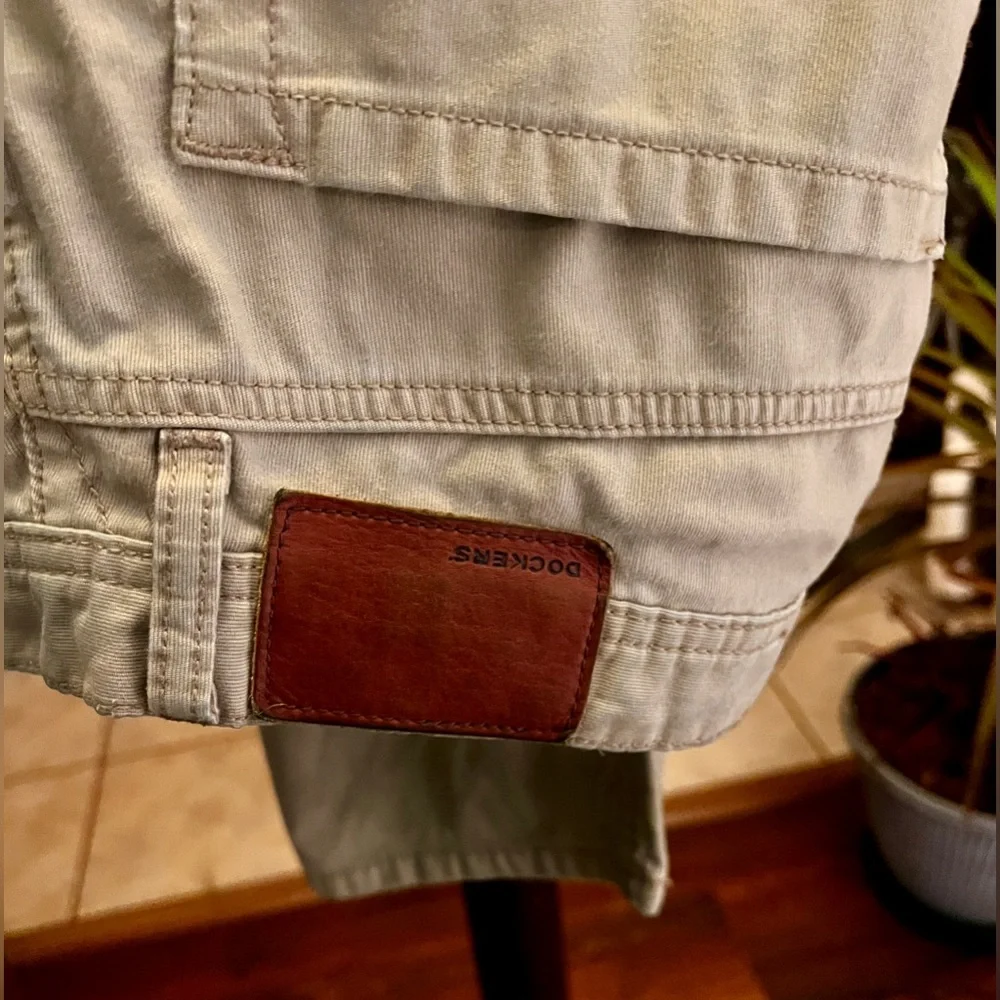 Wrangler Dri Fit Men’s pants sz 34/29 khaki, worn very little. Nice pants - Picture 6 of 6